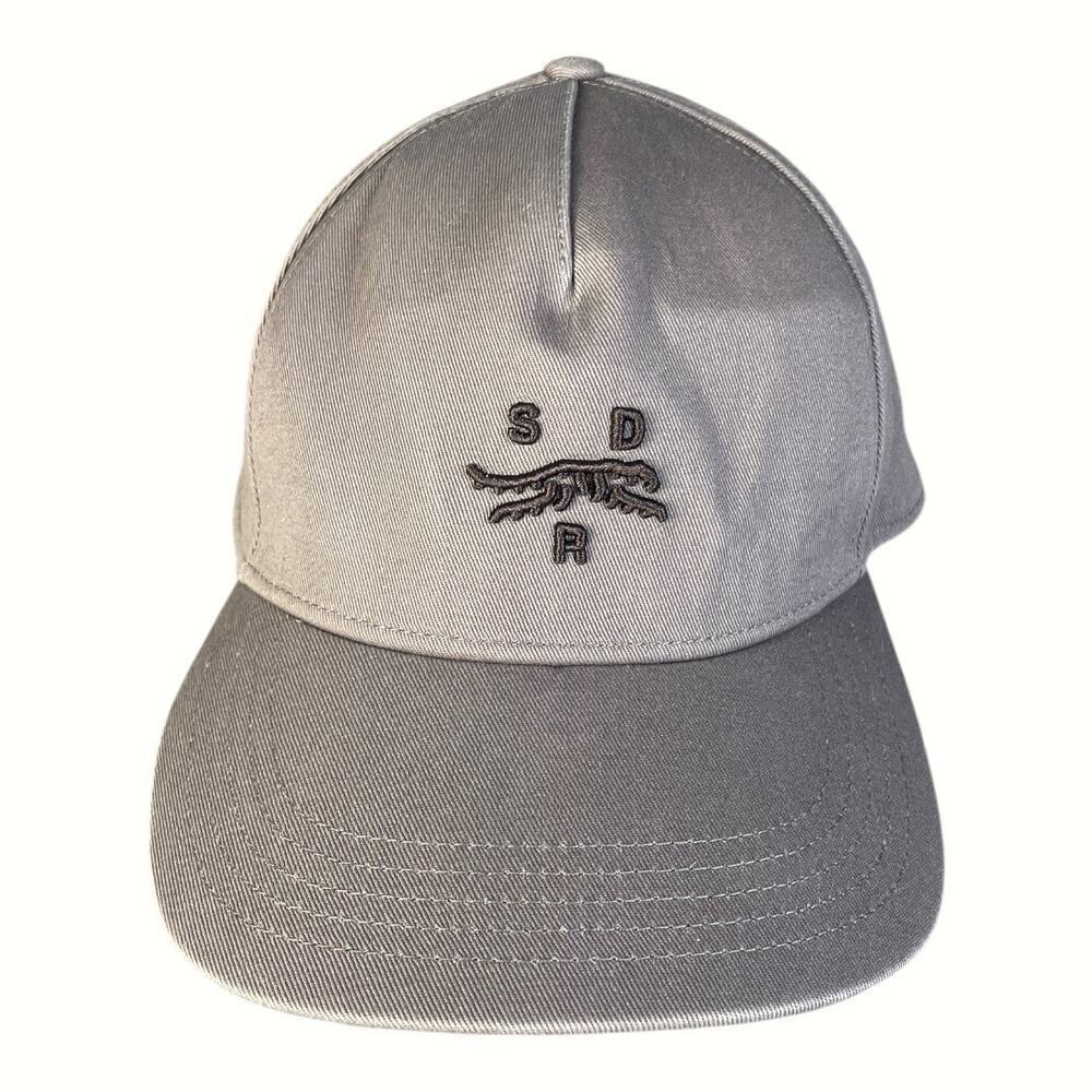 Sun Day Red Tiger Woods Men’s Grey Golf SnapBack Hat